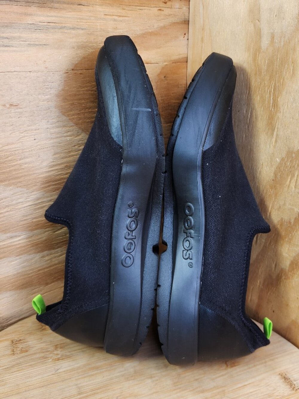 Oofos OOmg Womens Black Low Recovery Shoes Sneakers Size 9 - Picture 7 of 9